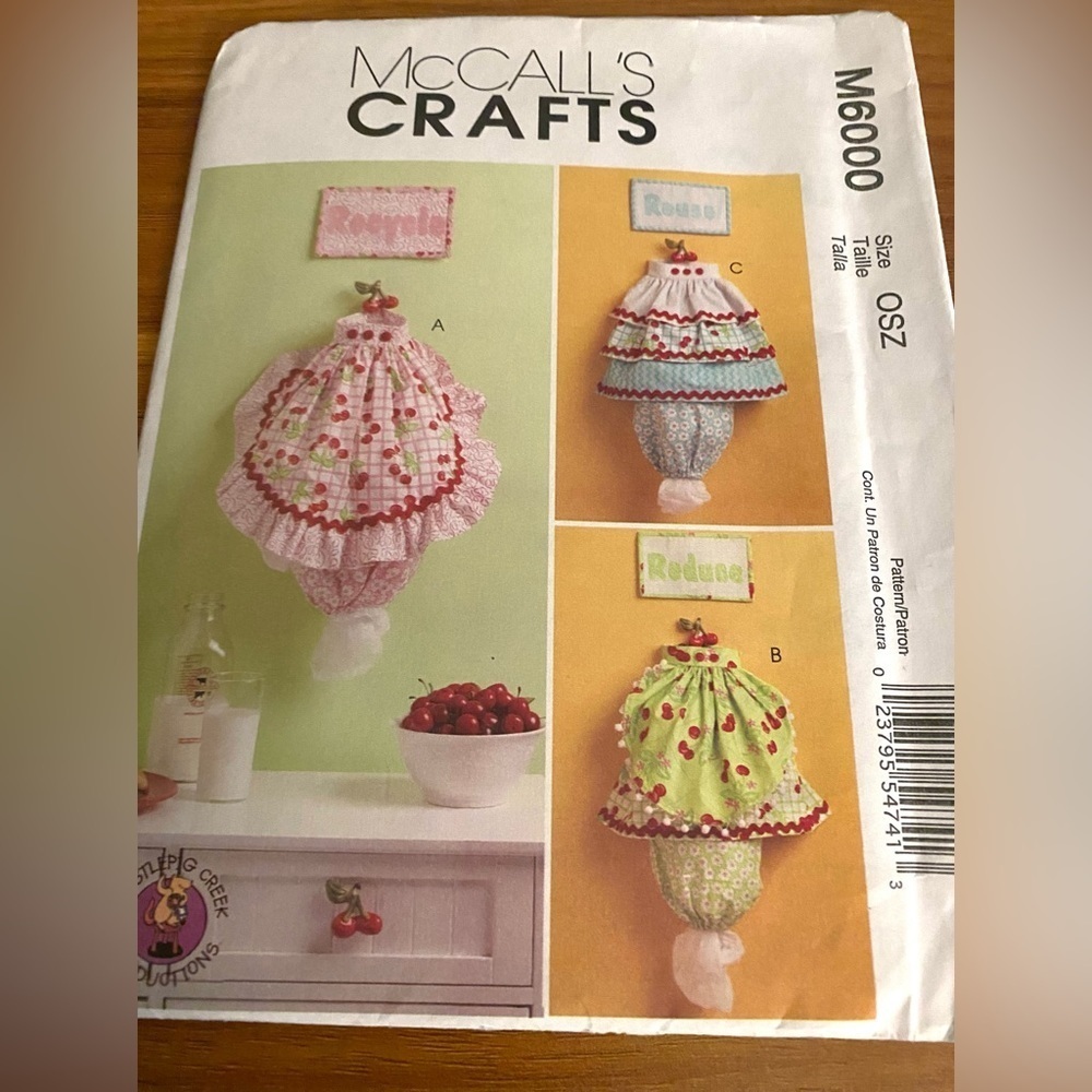McCall’s Craft Sewing Pattern plastic Bag Saver and Signs Uncut 2009